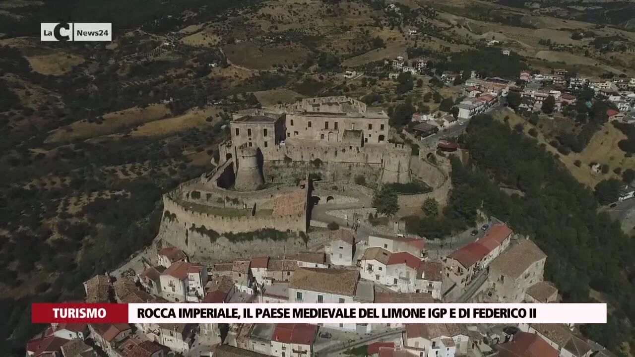 Rocca Imperiale, il paese medievale del limone Igp e di Federico II