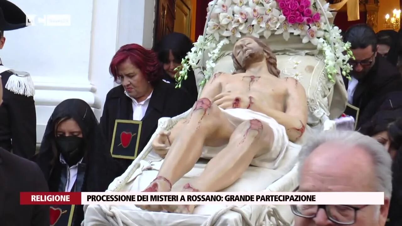 Processione dei misteri a Rossano: grande partecipazione