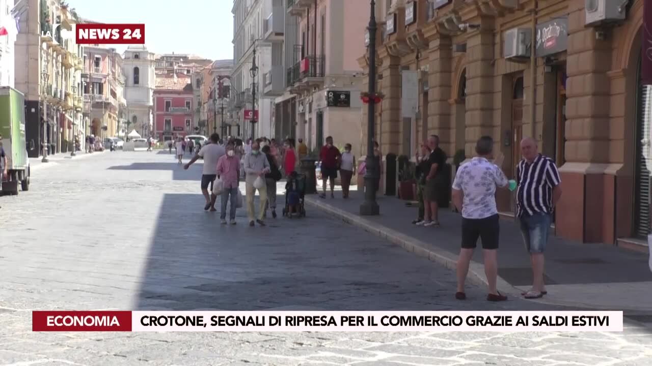 Crotone, segnali di ripresa per il commercio grazie ai saldi estivi