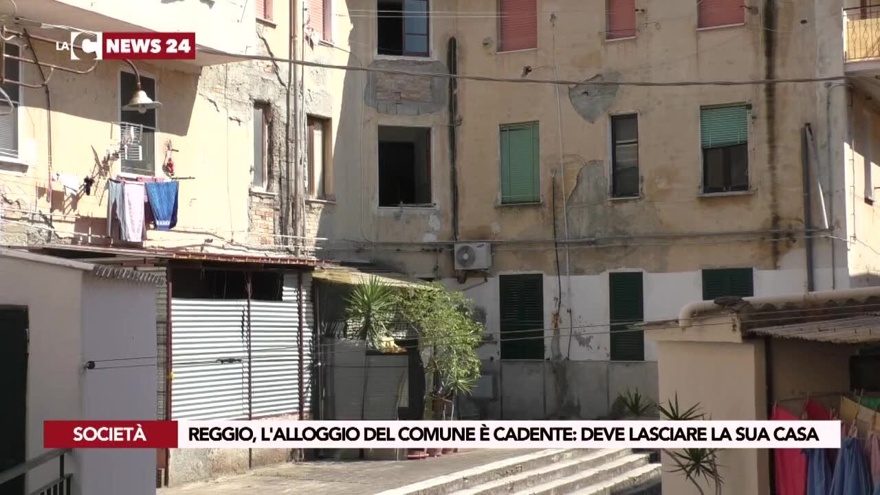 Reggio, l'alloggio del Comune è cadente: deve lasciare la sua casa
