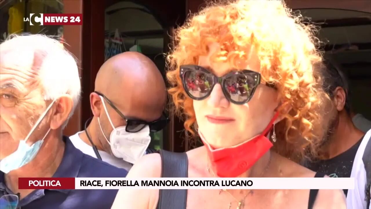 Riace, Fiorella Mannoia incontra Lucano