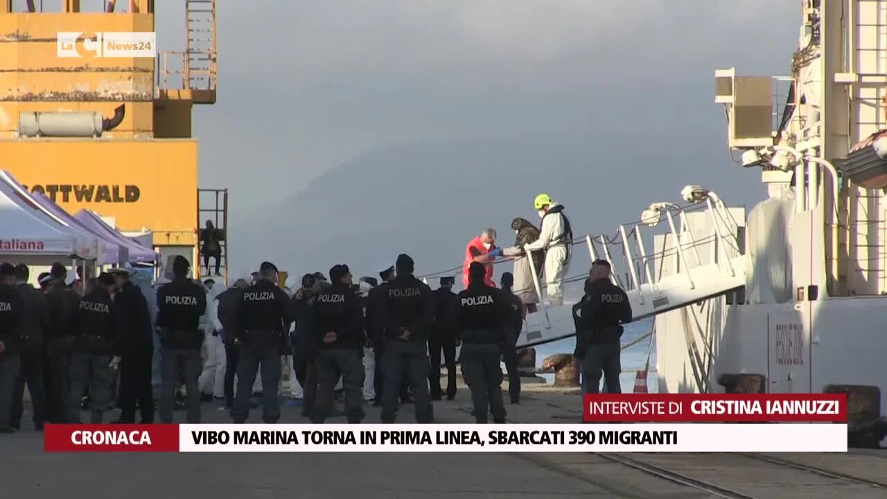 Vibo Marina torna in prima linea, sbarcati 390 migranti