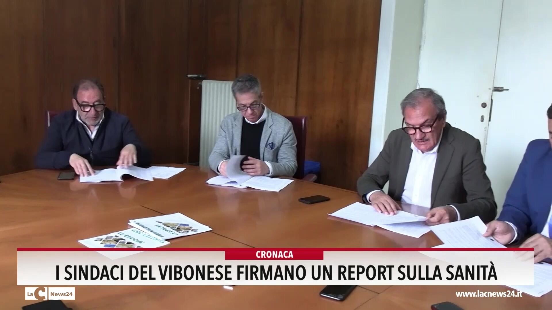«La situazione è tragica»: 18 sindaci firmano (con Romeo) un documento per denunciare lo stato della sanità vibonese - VIDEO