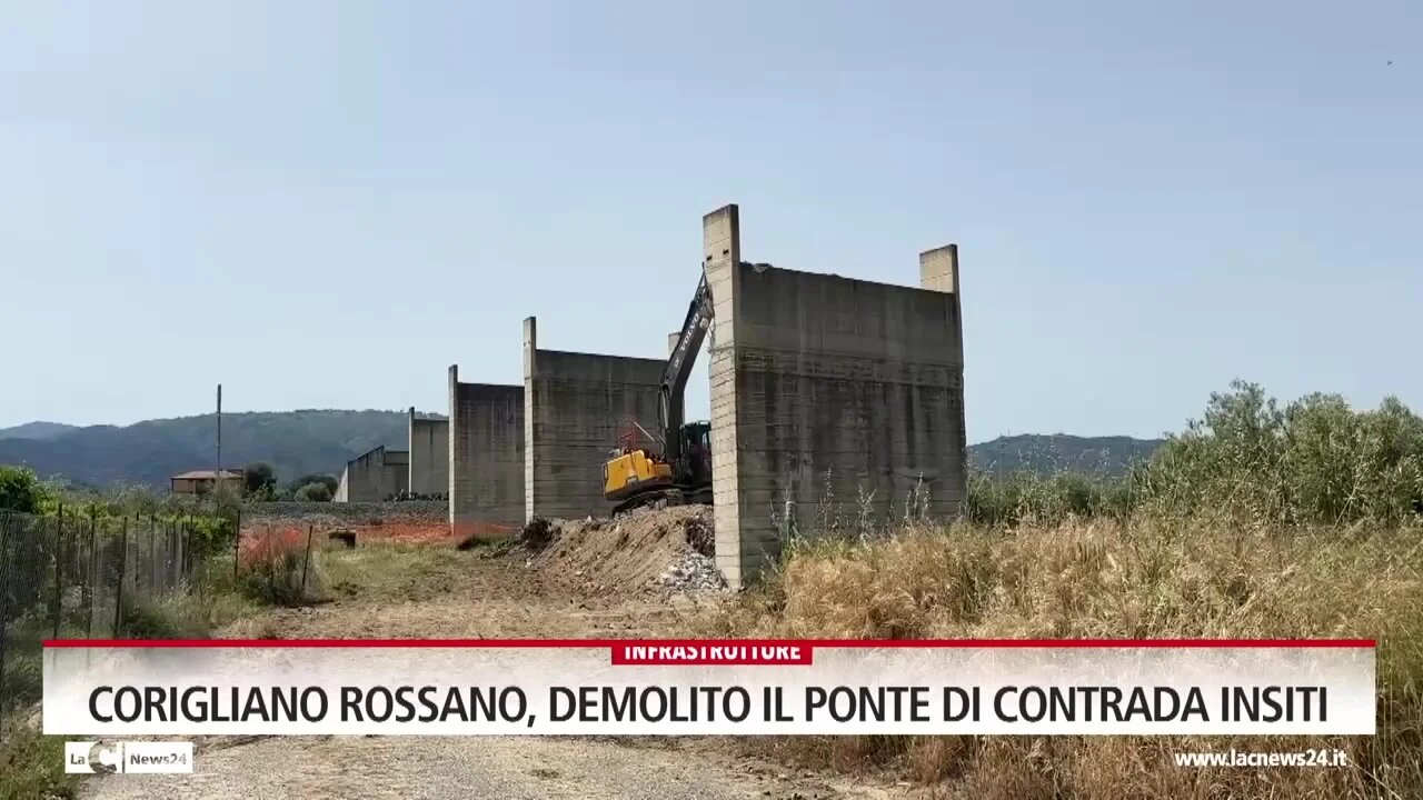 Corigliano Rossano, demolito il ponte di contrada Insiti