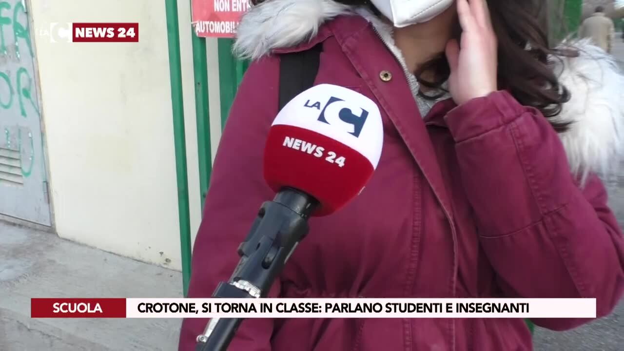 Crotone, si torna in classe: parlano studenti e insegnanti