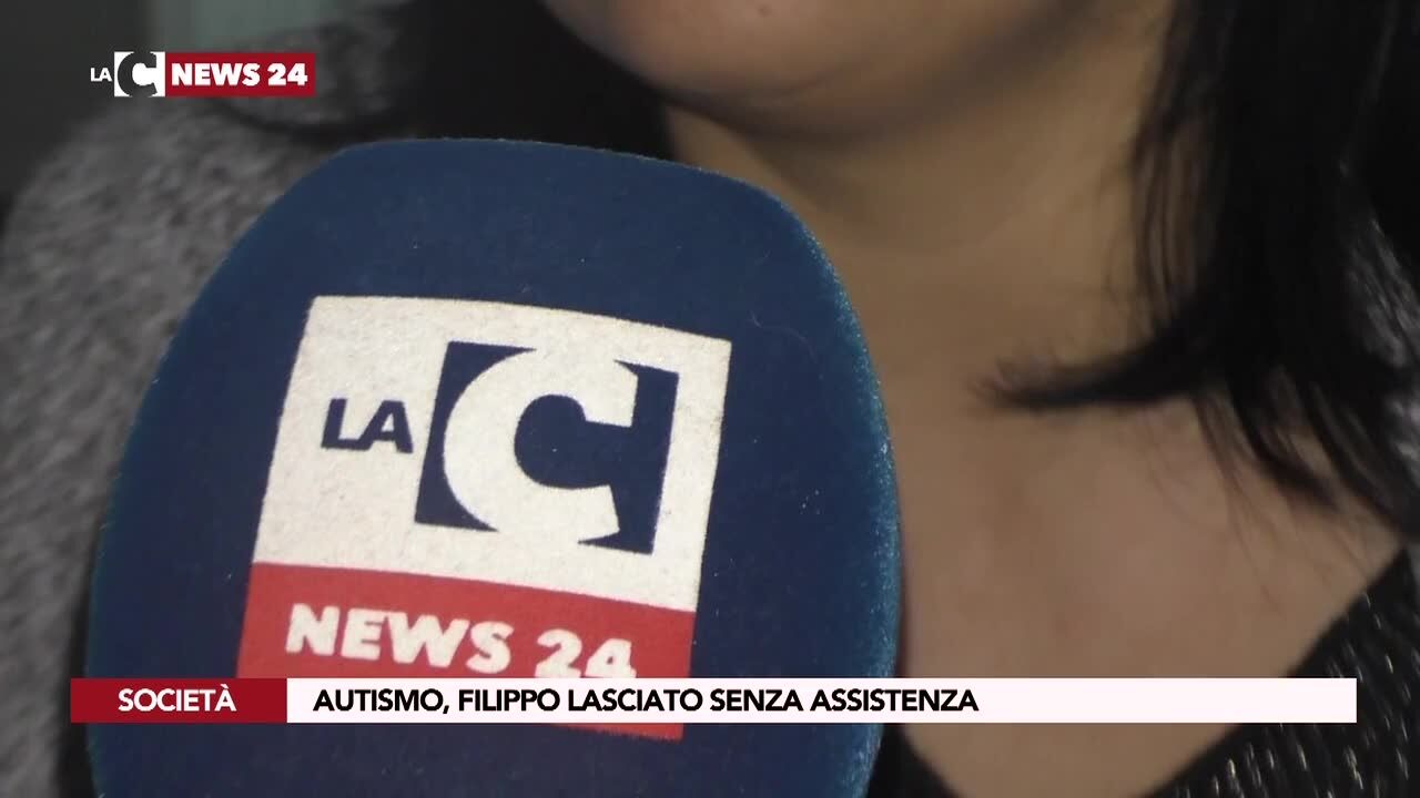 Autismo, Filippo lasciato senza assistenza