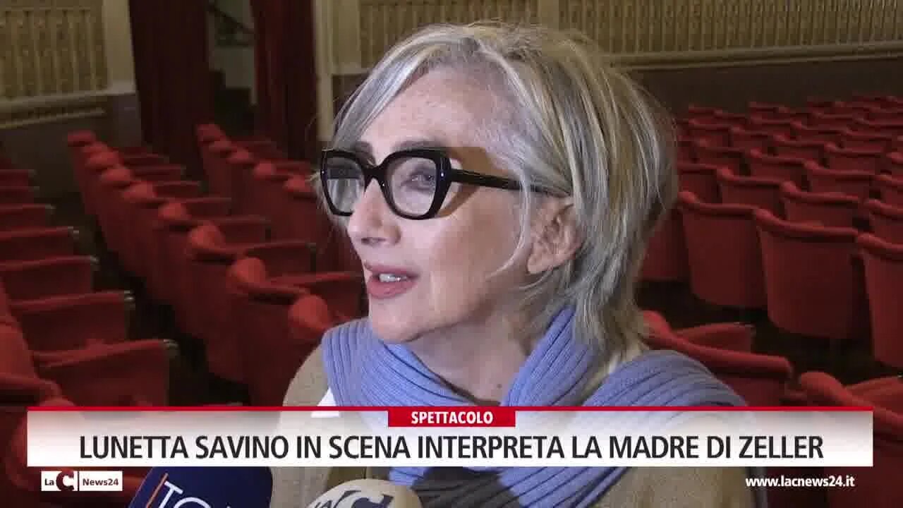 Lunetta Savino in scena interpreta la Madre di Zeller