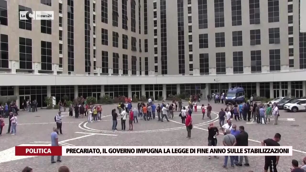 Precariato, il governo impugna la legge di fine anno sulle stabilizzazioni