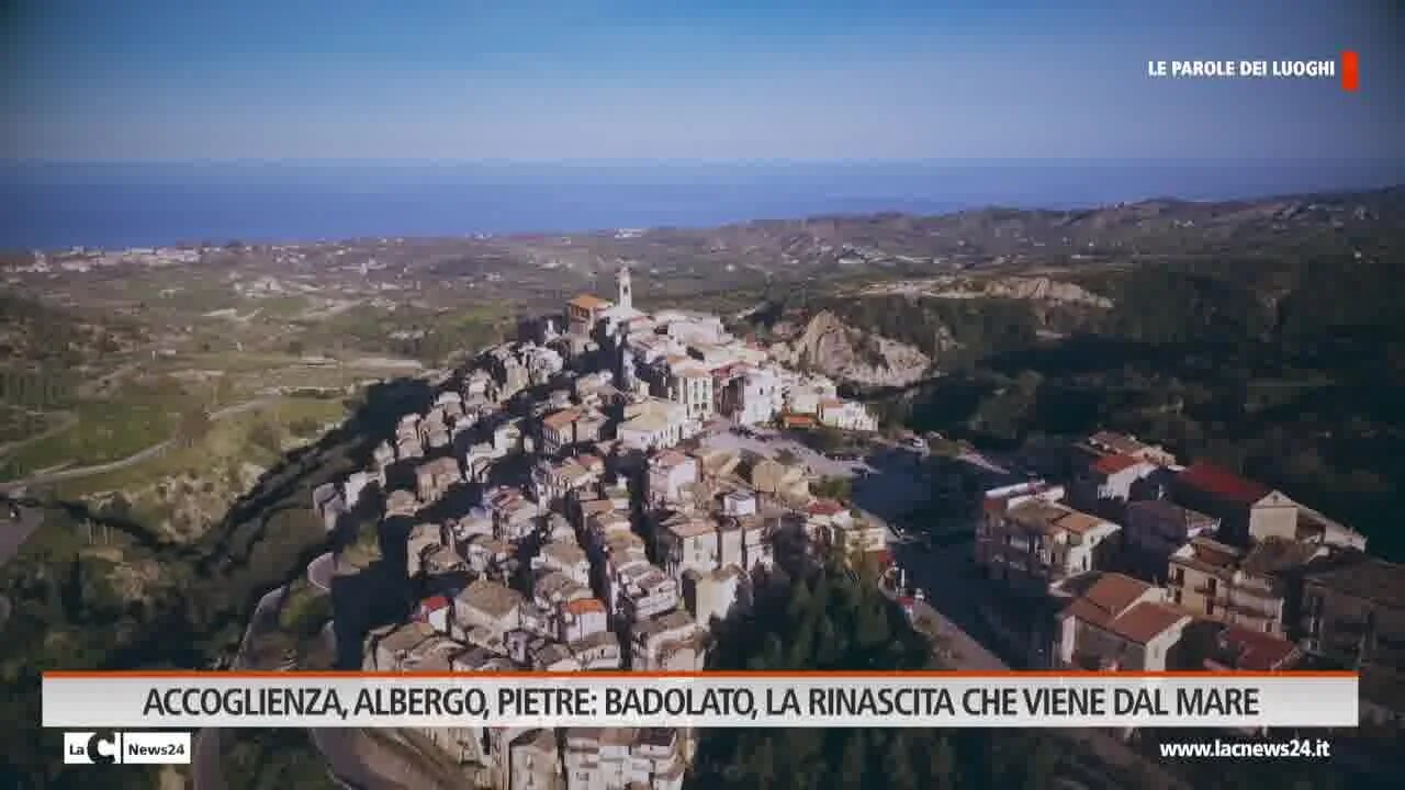 La partenza e l’approdo, l’abbandono e la rinascita: Badolato, il paese con il mare dentro