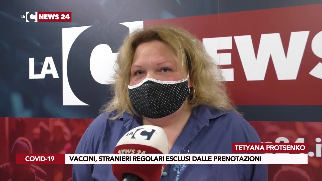 Vaccini, stranieri regolari esclusi dalle prenotazioni