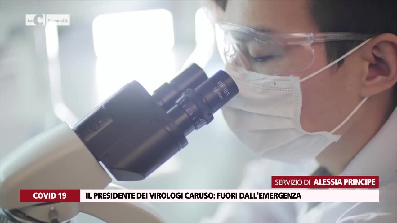 Il virologo calabrese Caruso: «A fine estate fuori dall'emergenza»