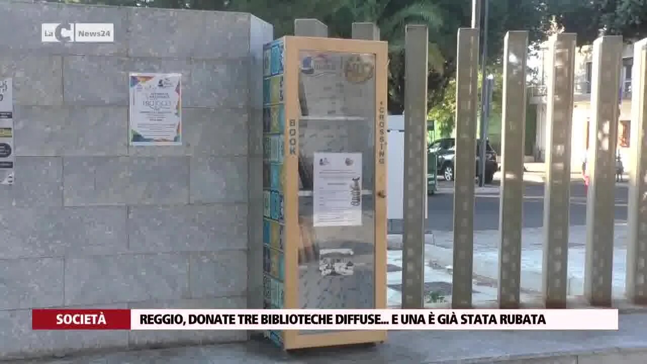 Reggio, donate tre biblioteche diffuse... e una è già stata rubata