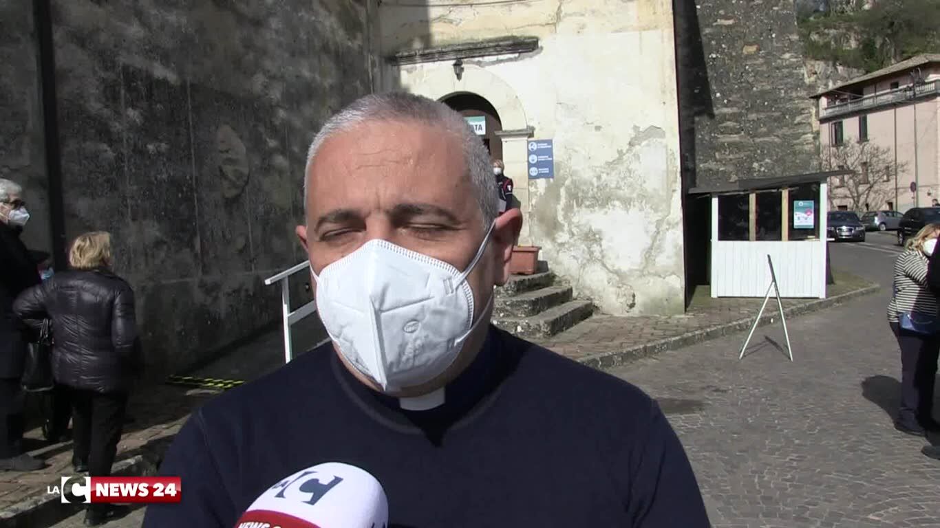 A Mendicino si vaccina nella chiesa di San Pietro - Interviste