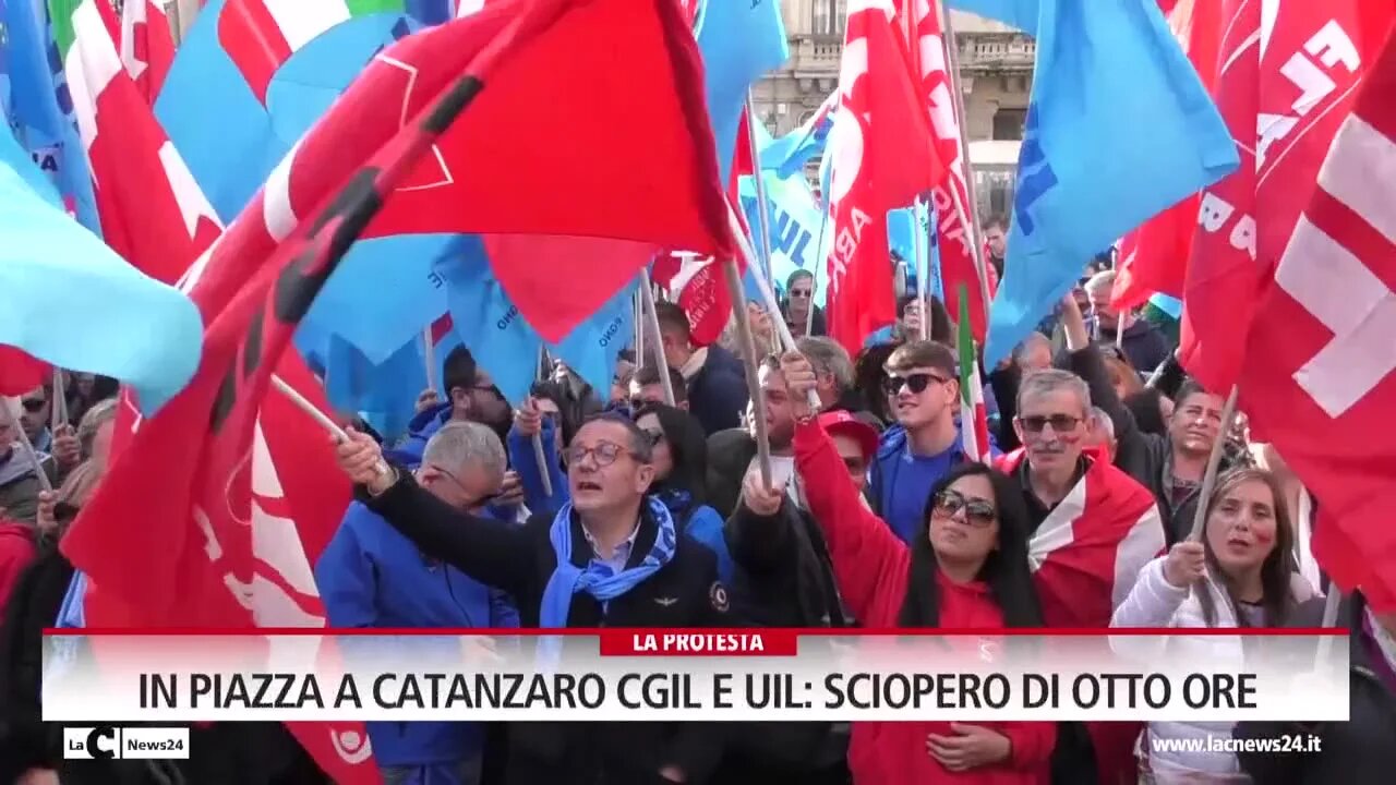 In piazza a Catanzaro Cgil e Uil: sciopero di otto ore