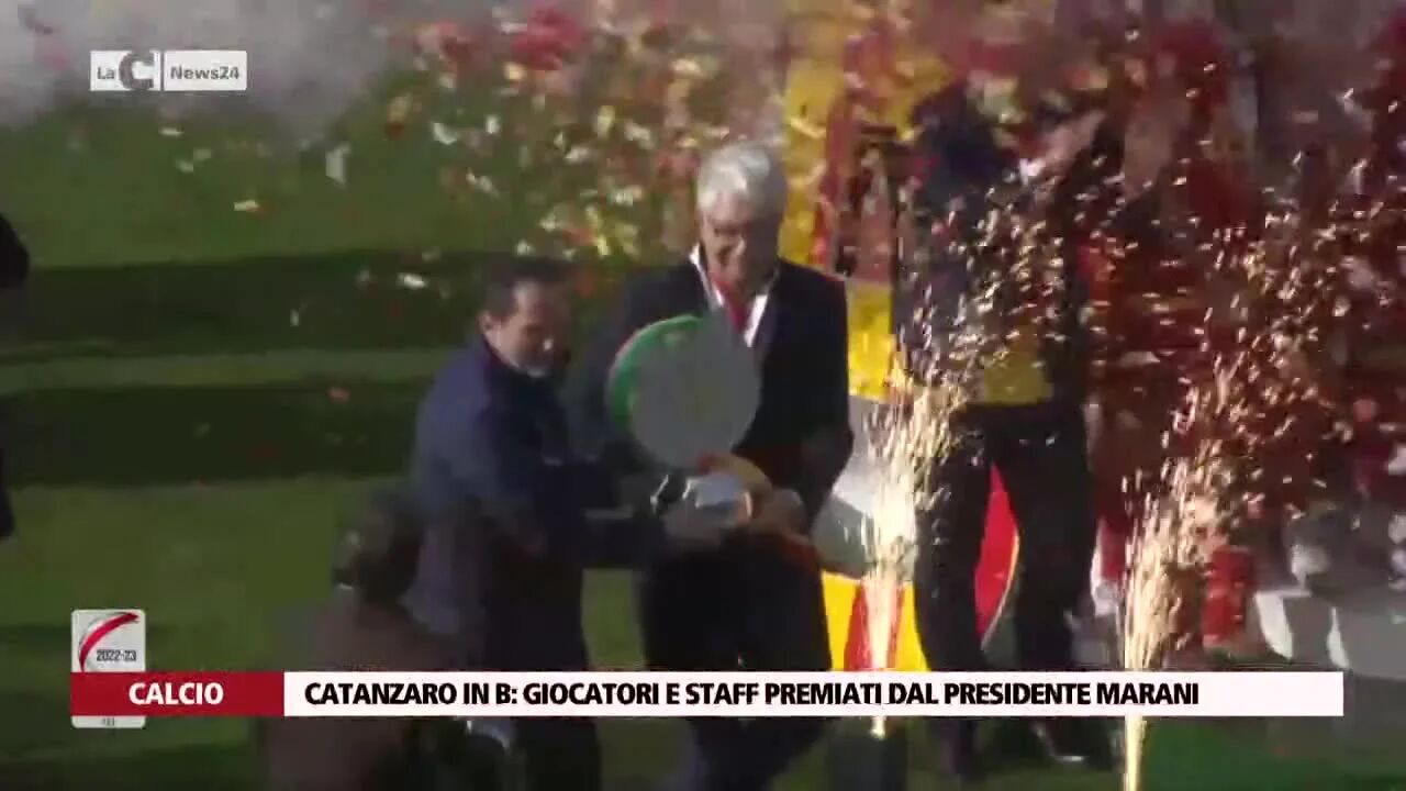 Catanzaro in B: giocatori e staff premiati dal presidente Marani