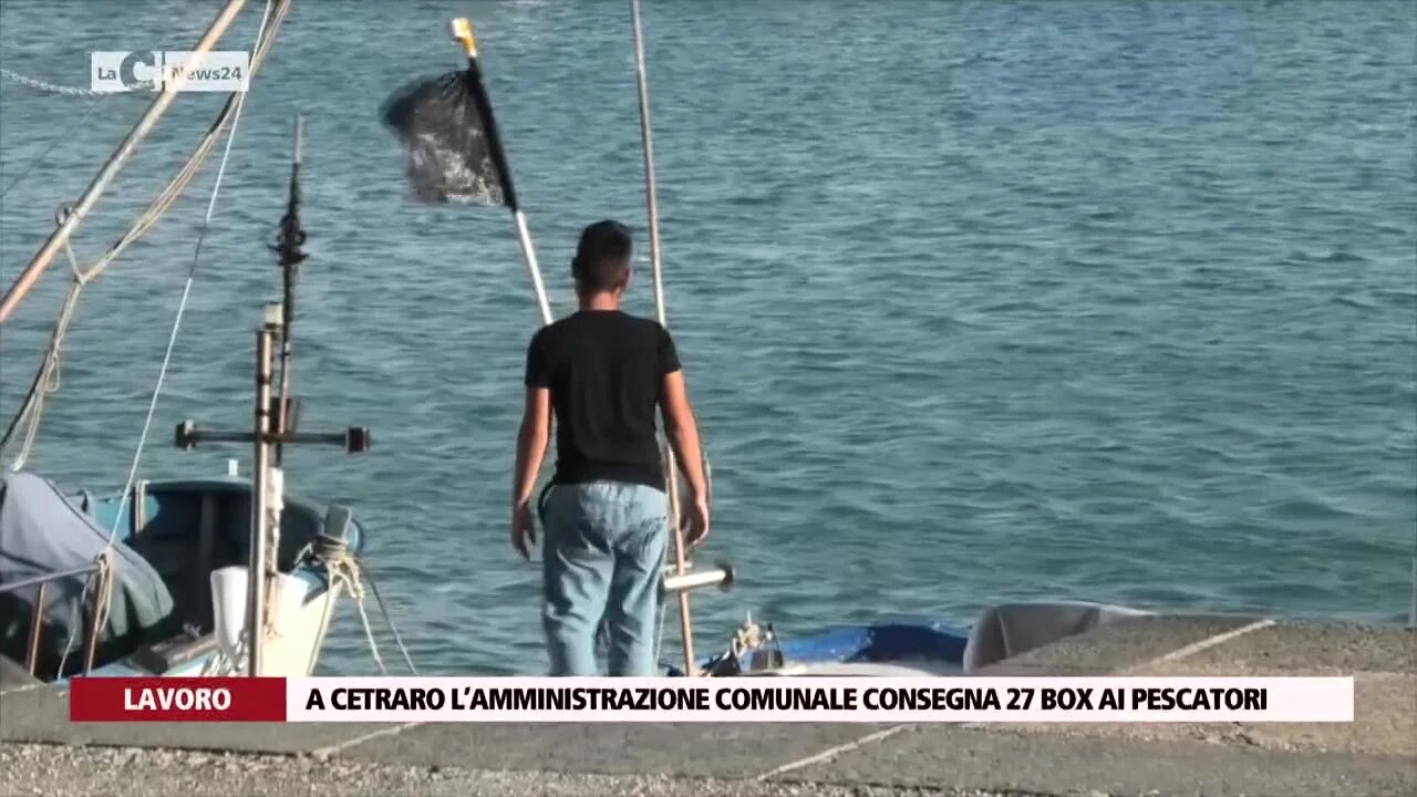 A Cetraro l’amministrazione comunale consegna 27 box ai pescatori