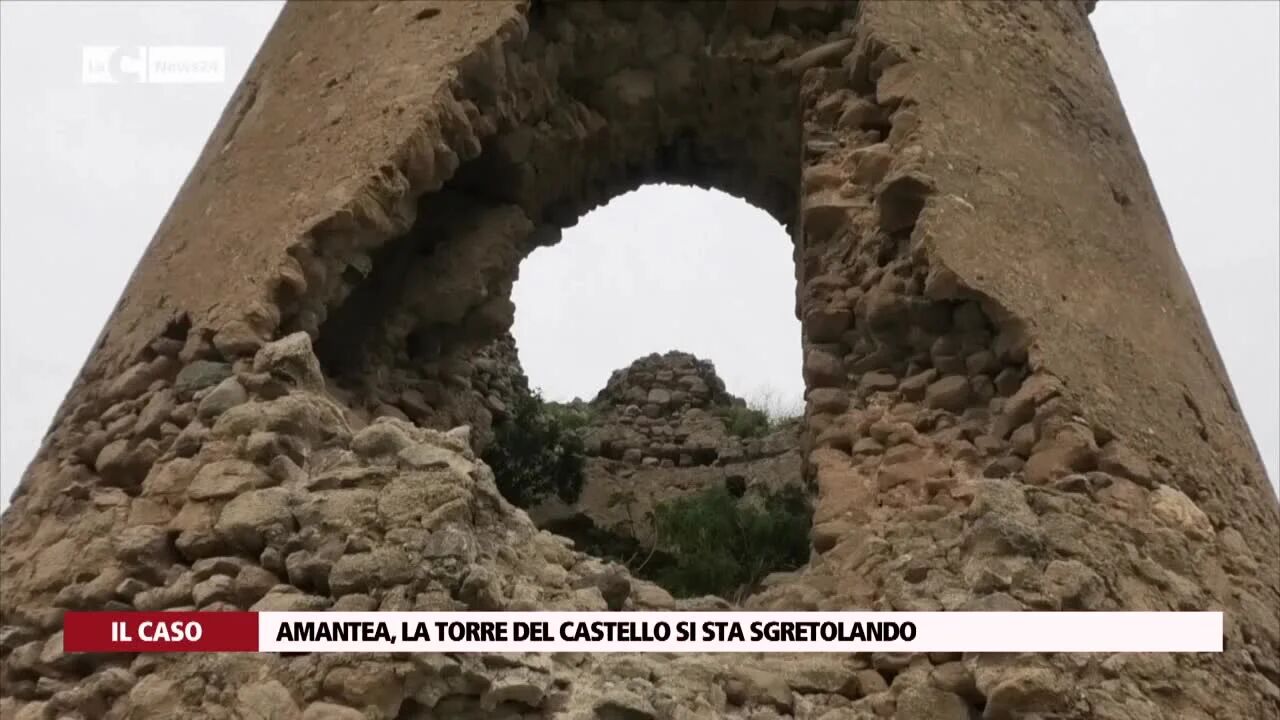 Amantea, la torre del castello si sta sgretolando