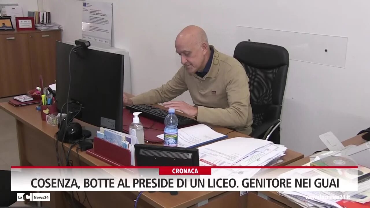 Cosenza, botte al preside di un liceo. Genitore nei guai