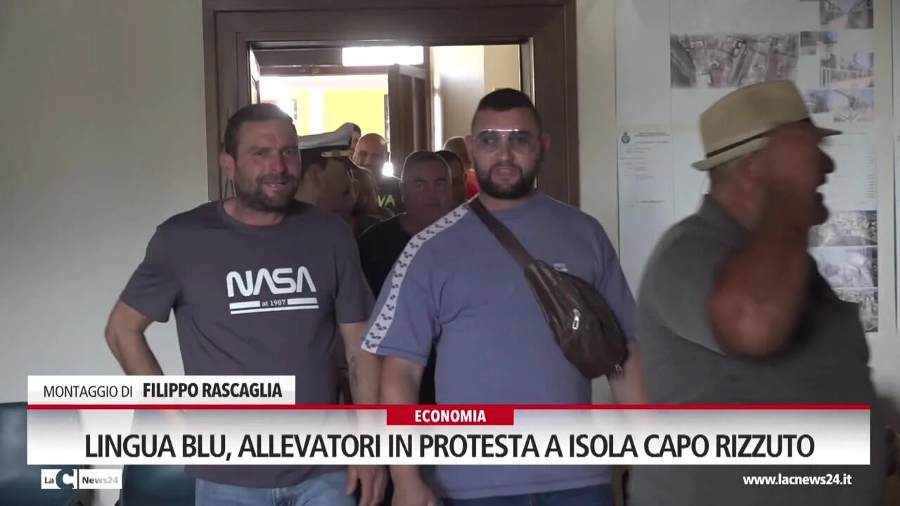 Lingua blu, allevatori in protesta a Isola Capo Rizzuto