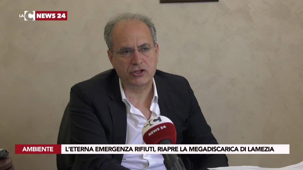 L’eterna emergenza rifiuti, riapre la megadiscarica di Lamezia