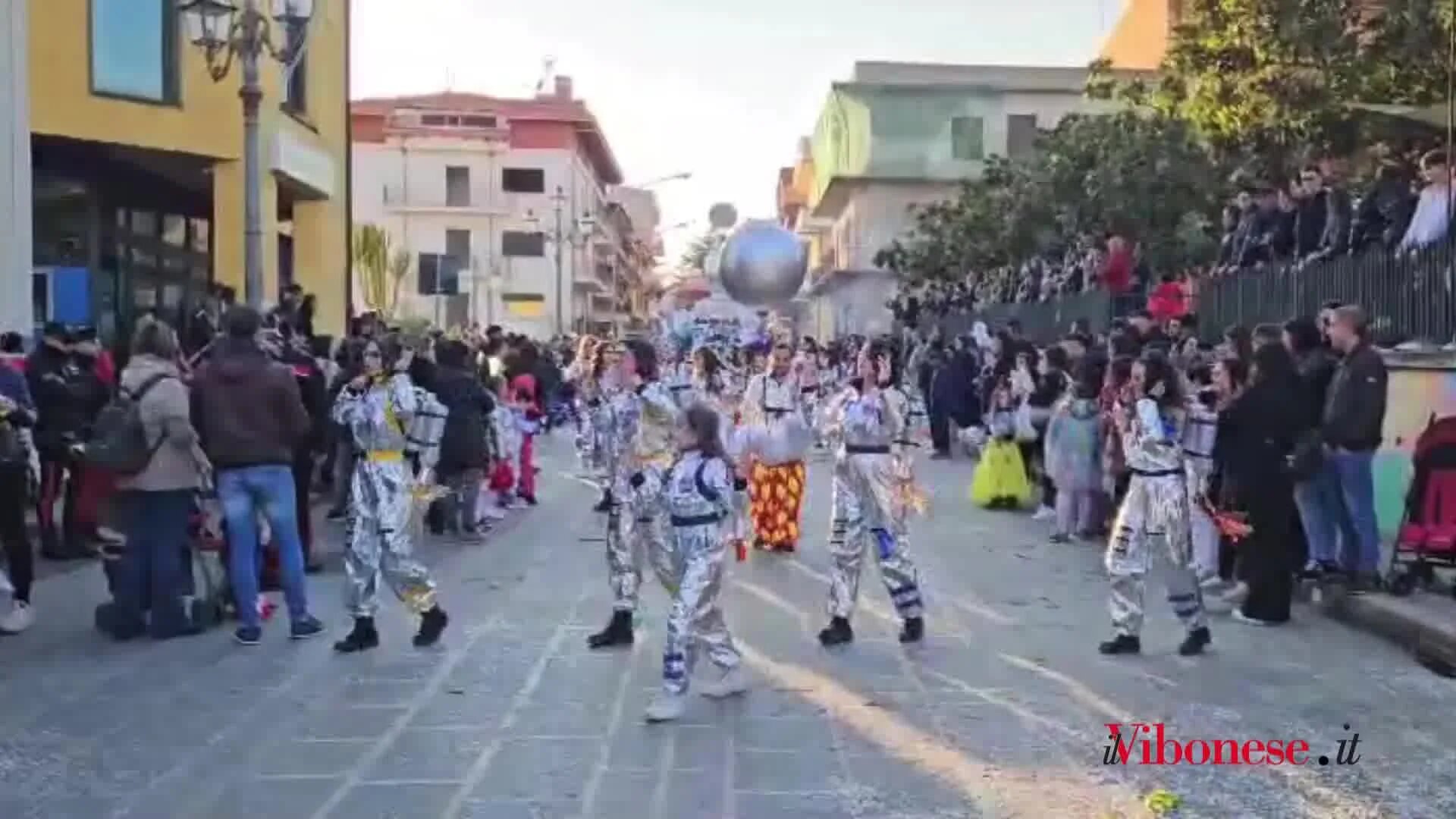 Grande successo per il carnevale di San Calogero, trionfano i “Supereroi” del rione Calvario -Video
