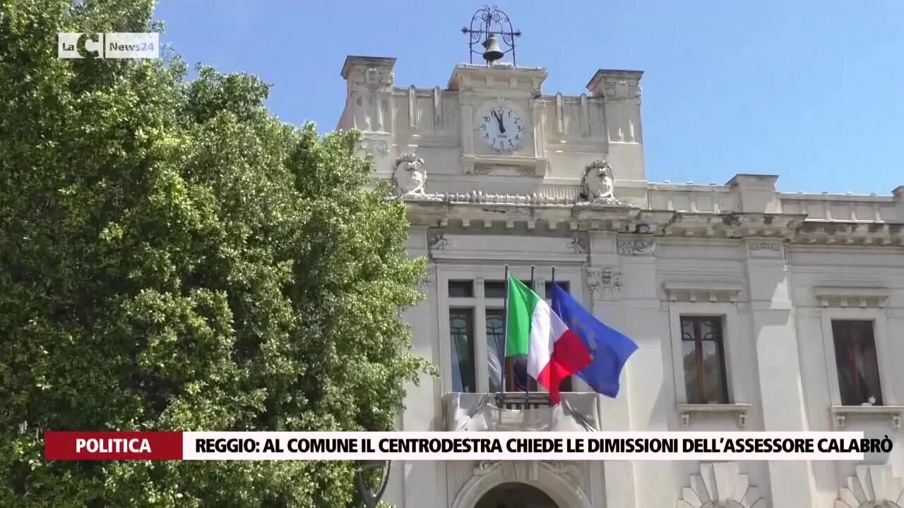 Reggio, il centrodestra chiede le dimissioni dell’assessore Calabrò