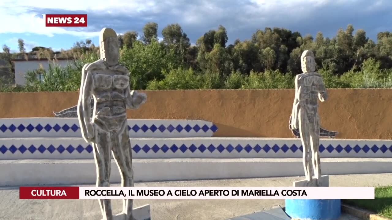 Roccella, il museo a cielo aperto di Mariella Costa