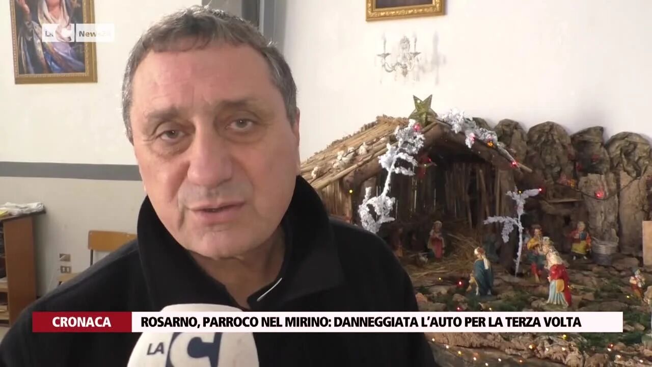 Rosarno, parroco nel mirino: danneggiata l’auto per la terza volta