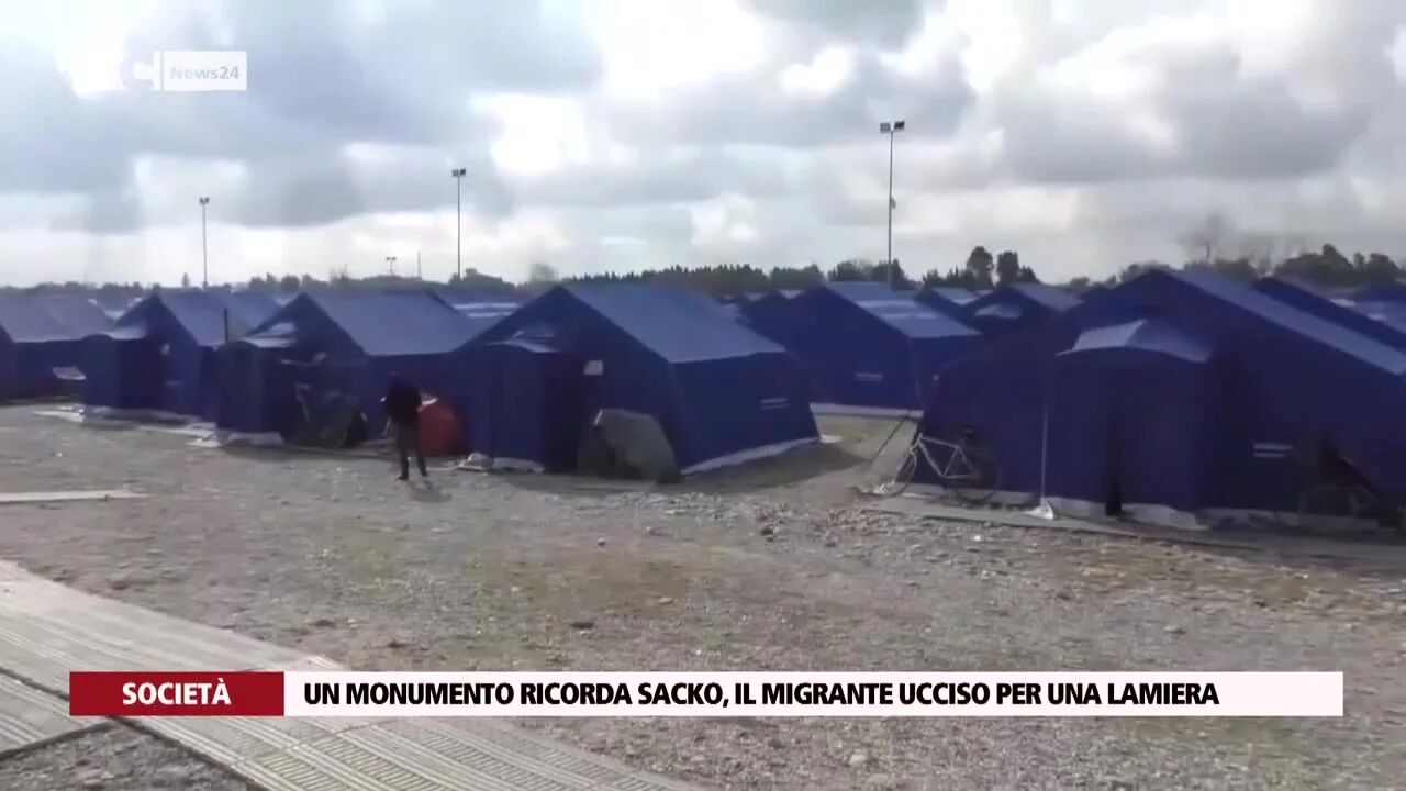 Un monumento ricorda Sacko, il migrante ucciso per una lamiera