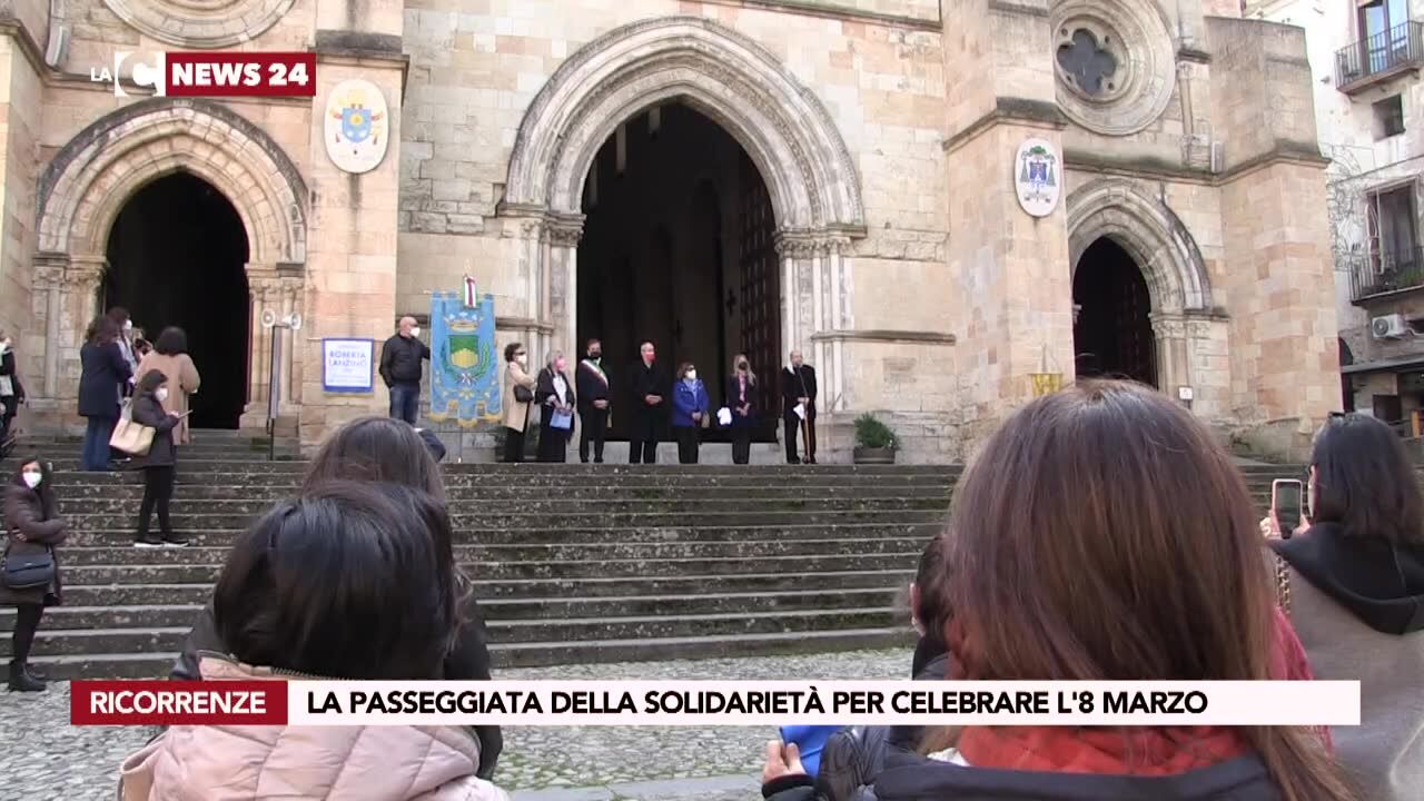 Cosenza, Passeggiata della solidarietà per celebrare l'8 marzo