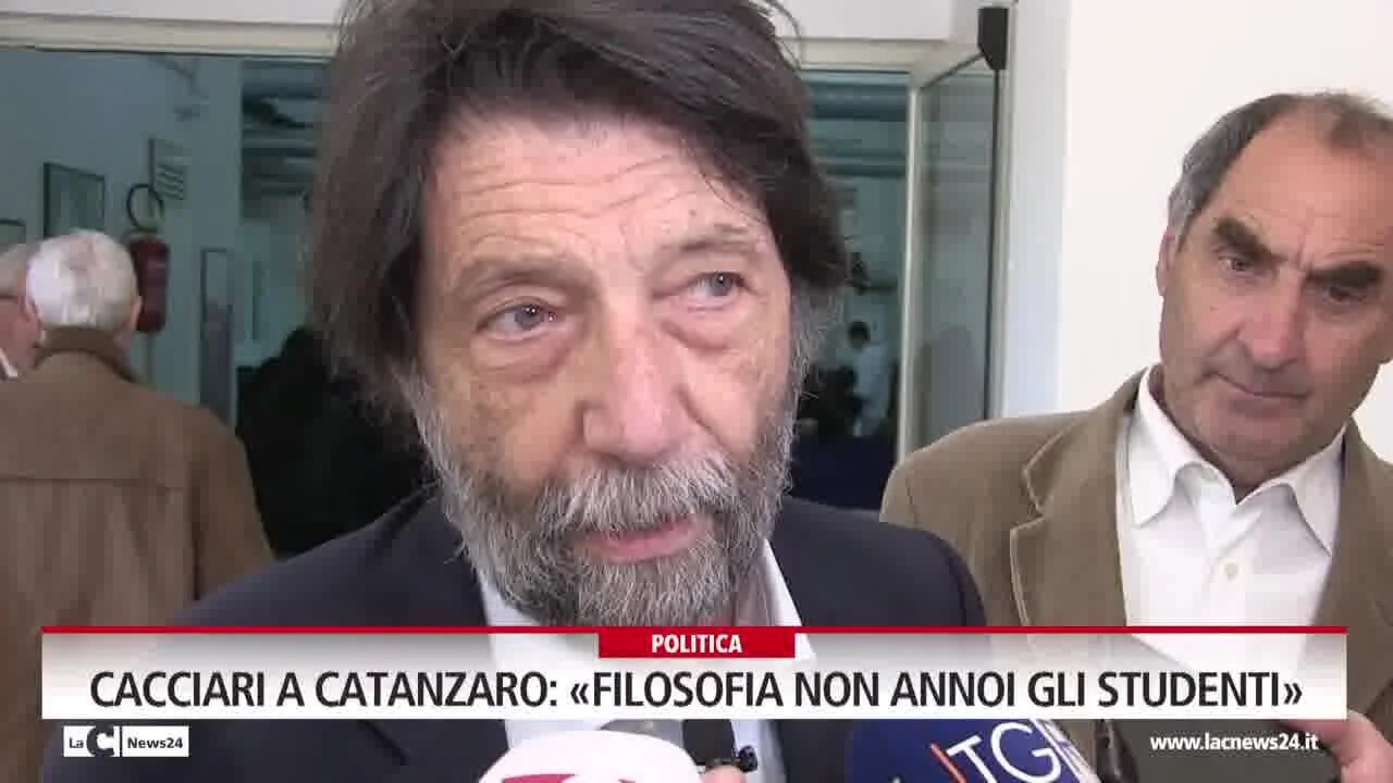 Cacciari a Catanzaro: «Filosofia non annoi gli studenti»