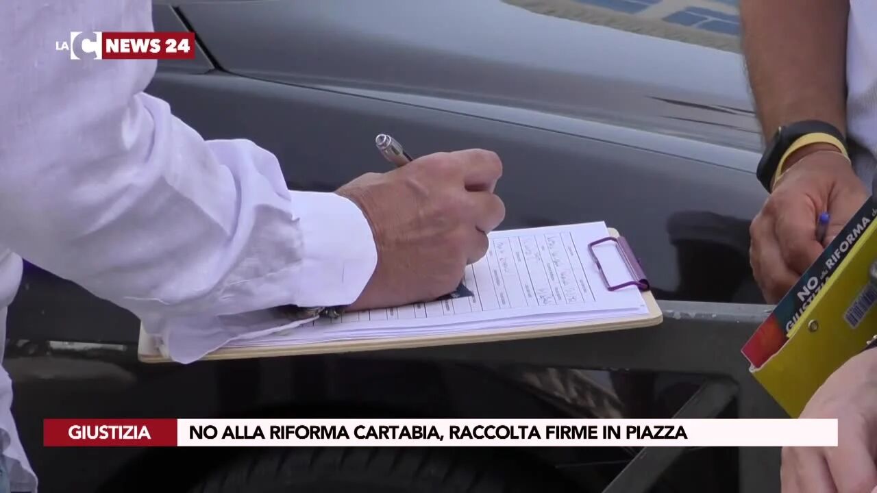 No alla riforma Cartabia, raccolta firme in piazza