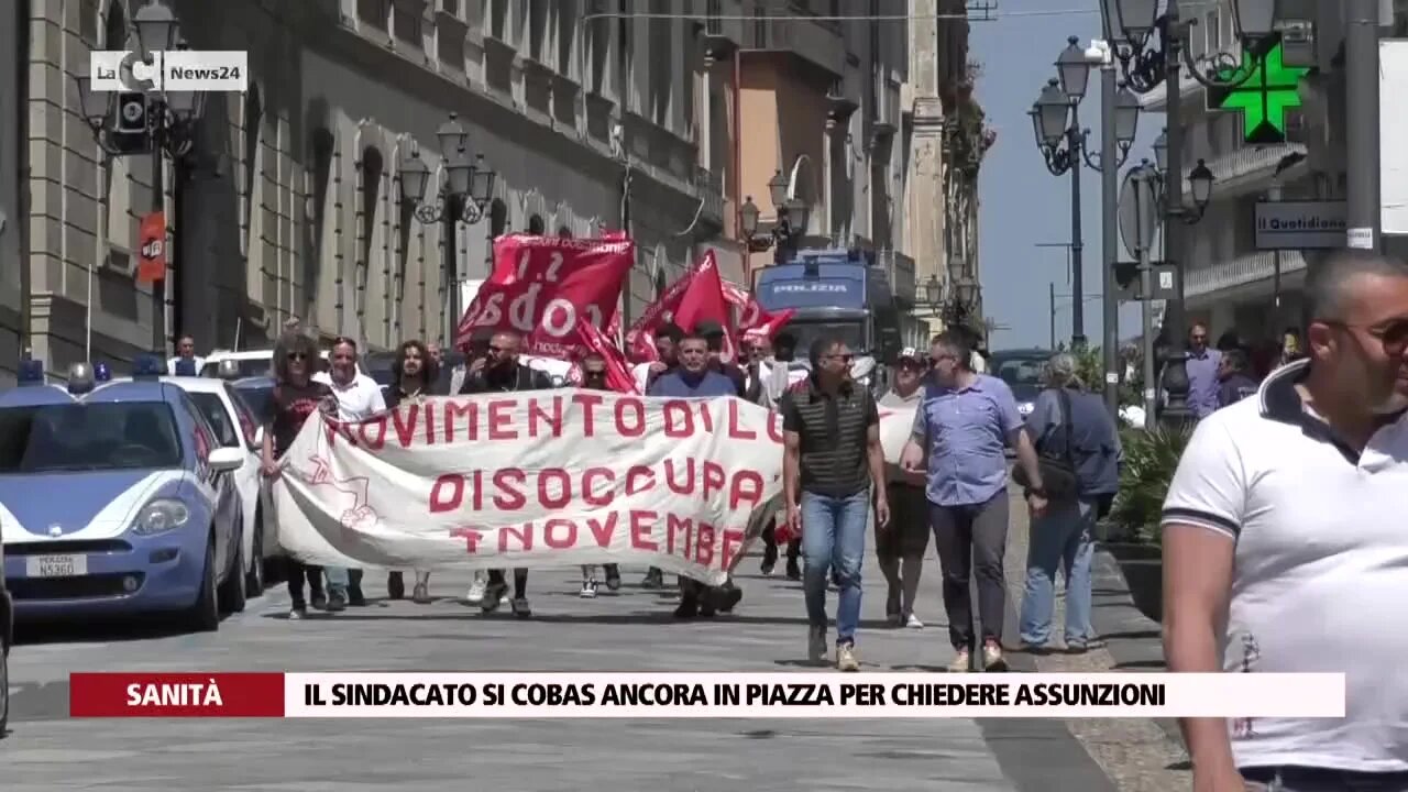 Il sindacato Si Cobas ancora in piazza per chiedere assunzioni