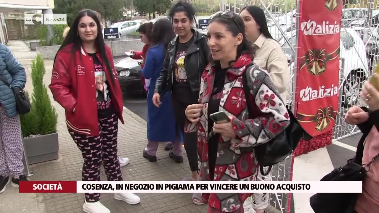 Cosenza, in negozio in pigiama per vincere un buono acquisto