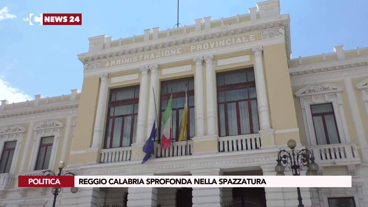 Reggio Calabria sprofonda nella spazzatura