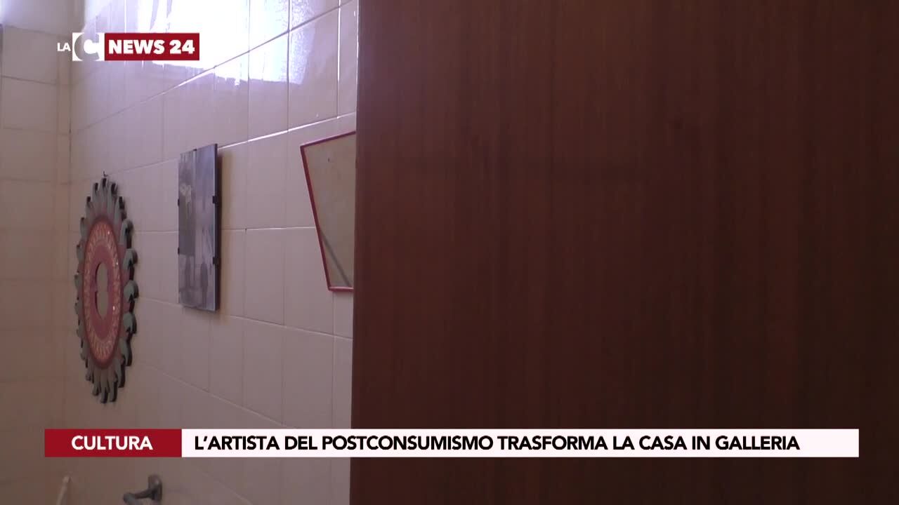L’artista del postconsumismo trasforma la casa in galleria