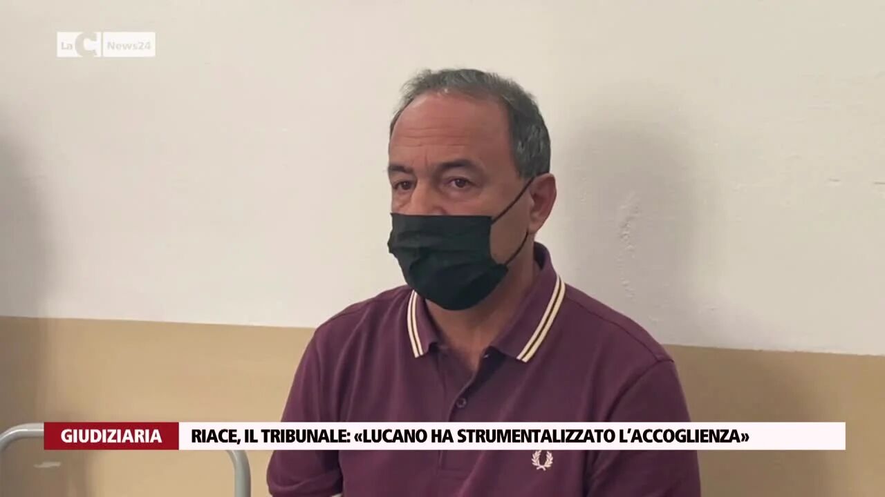 Riace, il Tribunale, «Lucano ha strumentalizzato l’accoglienza»