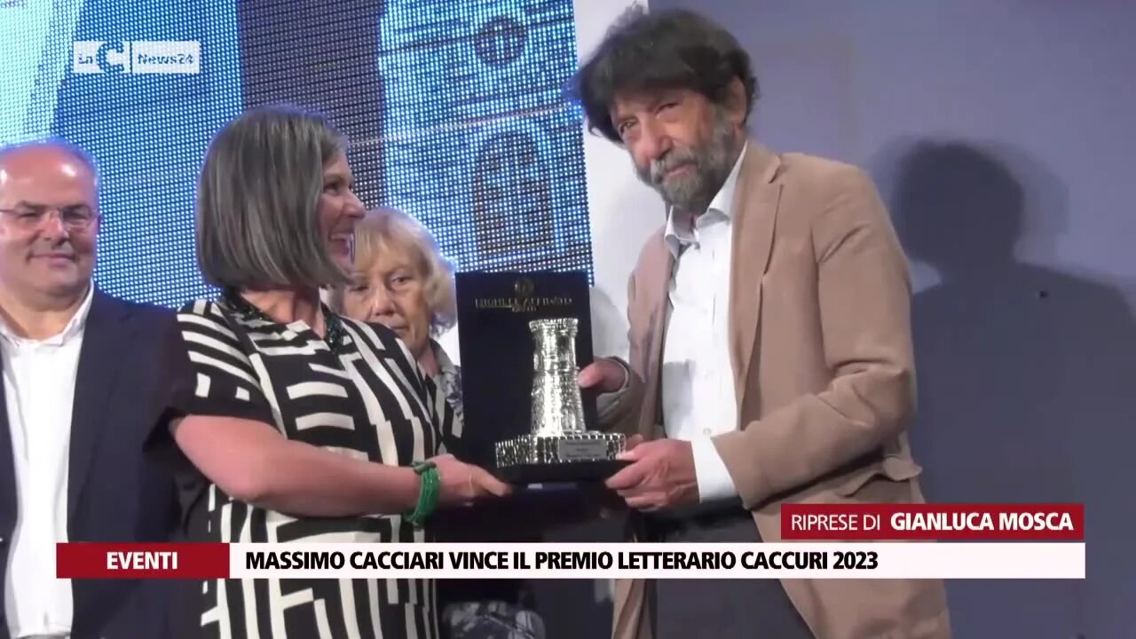 Massimo Cacciari vince il premio letterario Caccuri 2023