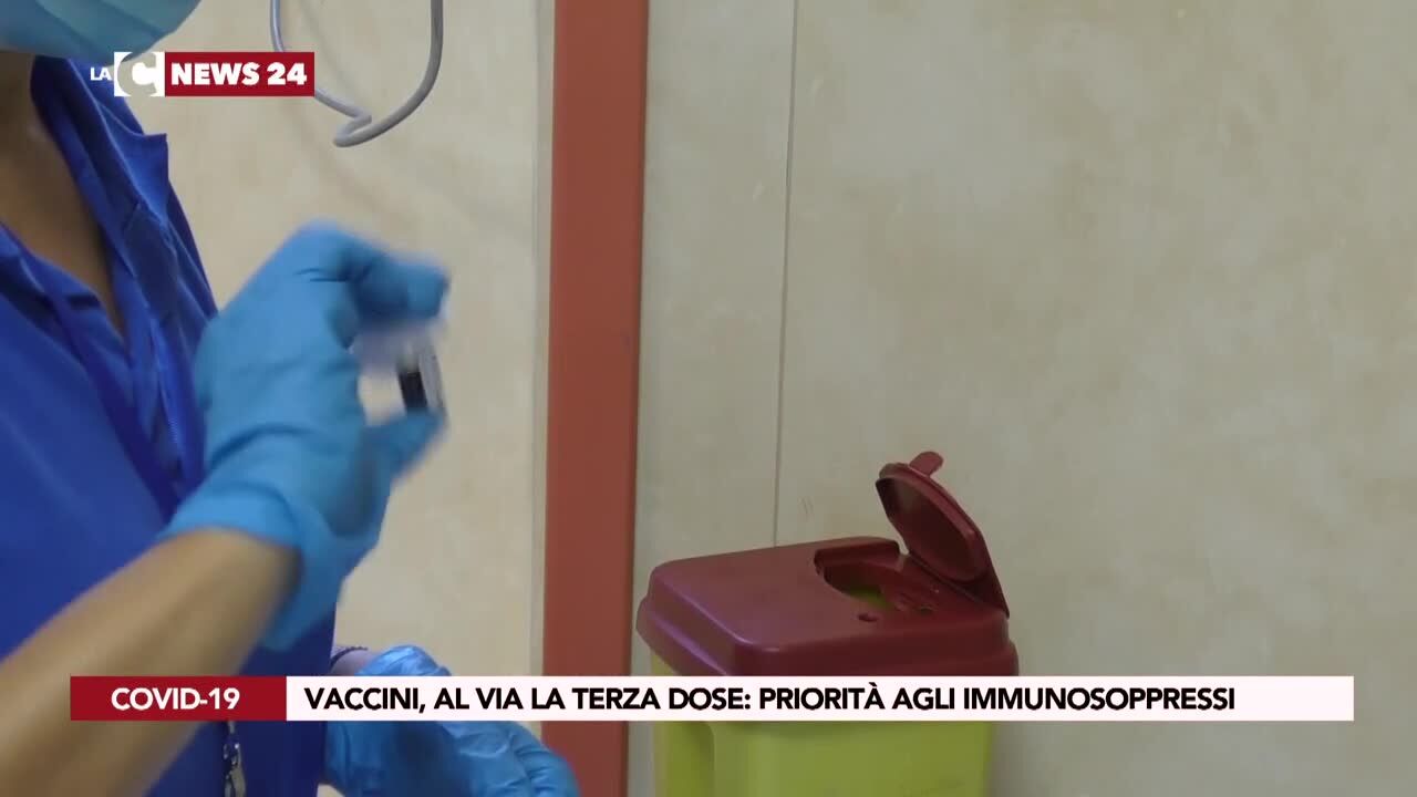 Vaccini, al via la terza dose: priorità agli immunosoppressi