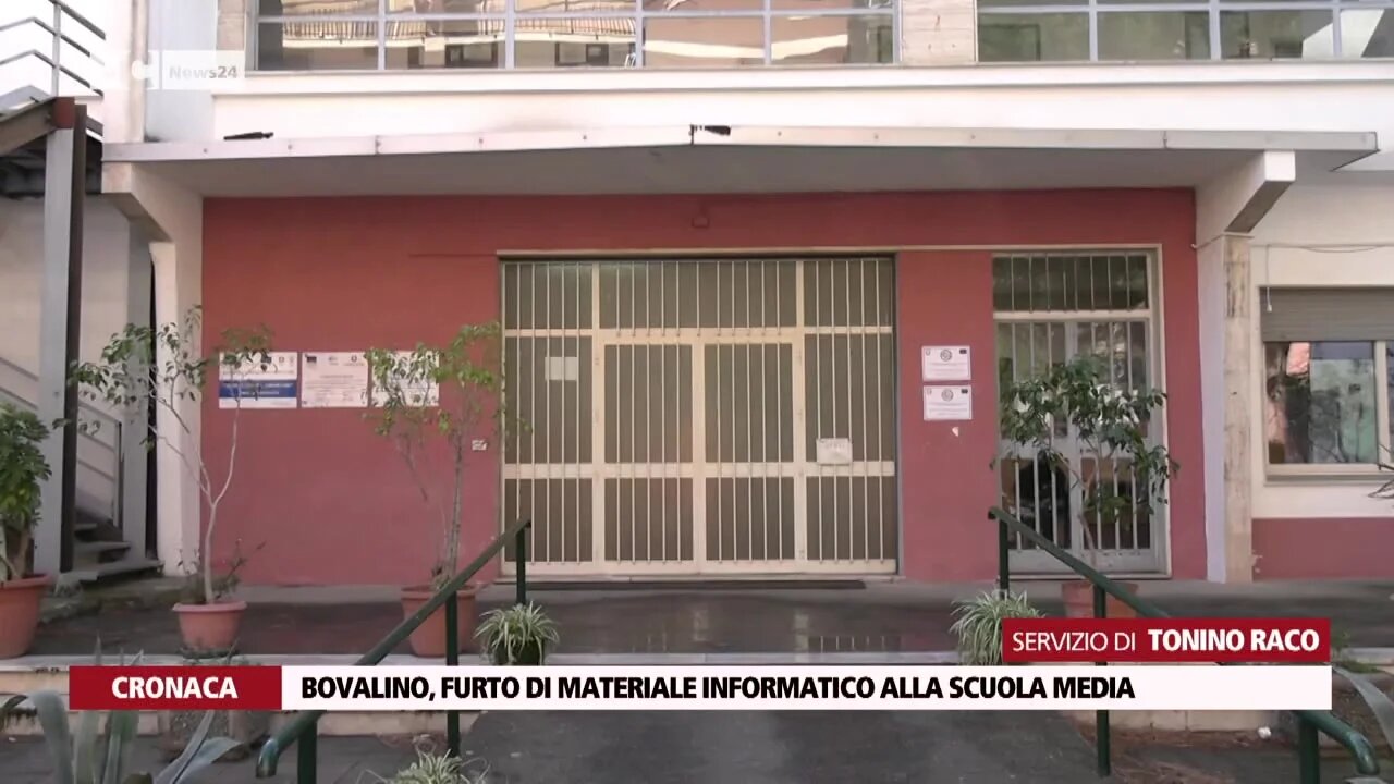 Bovalino, furto di materiale informatico alla scuola media