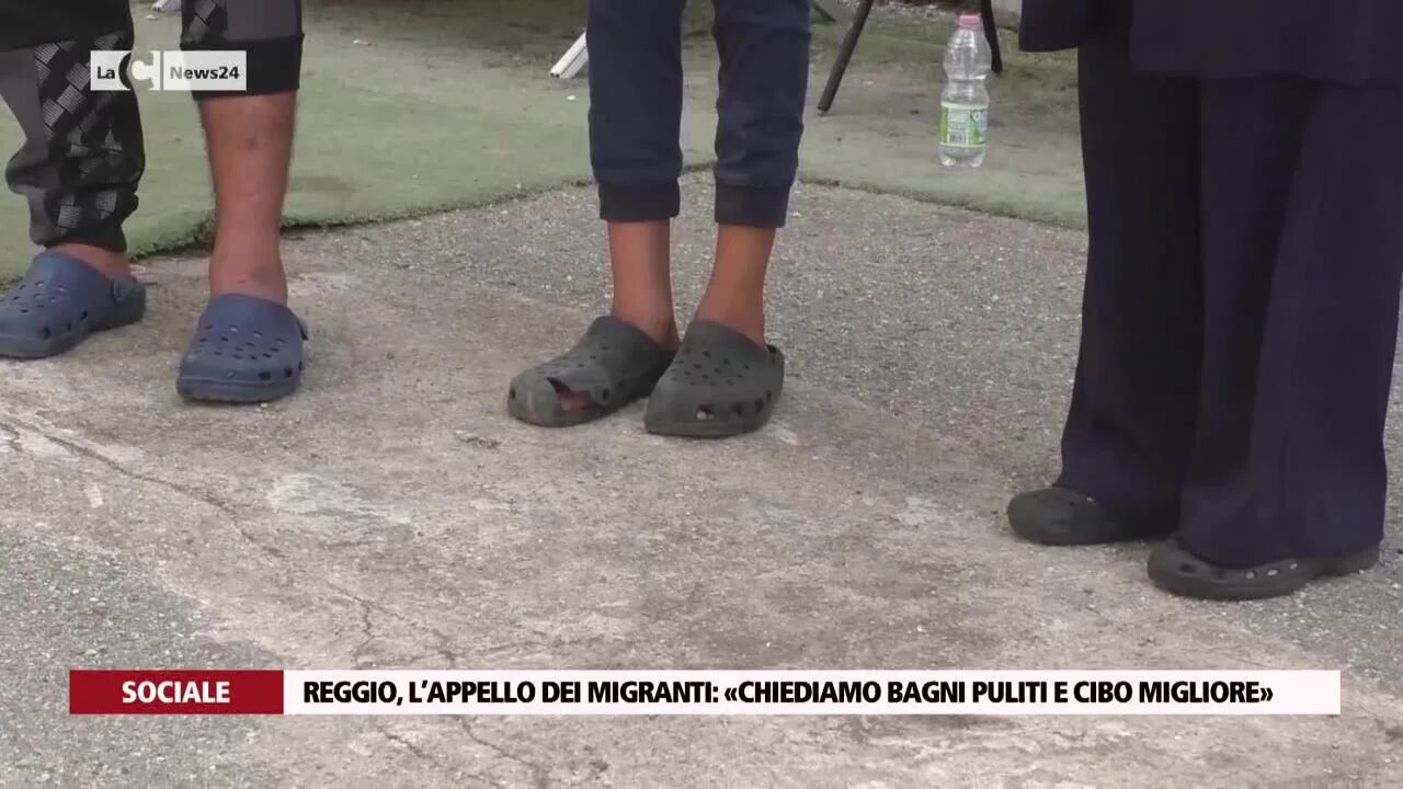 Reggio, l’appello dei migranti: «chiediamo bagni puliti e cibo migliore»