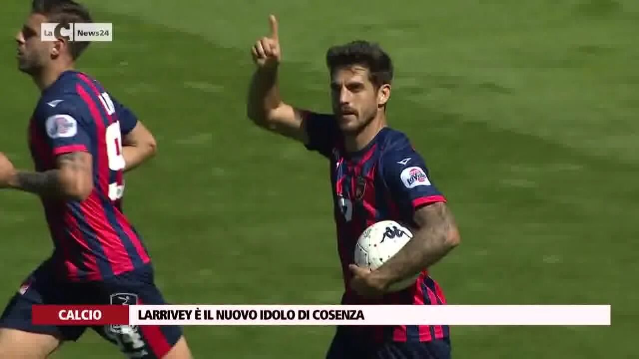 Larrivey è il nuovo idolo di Cosenza