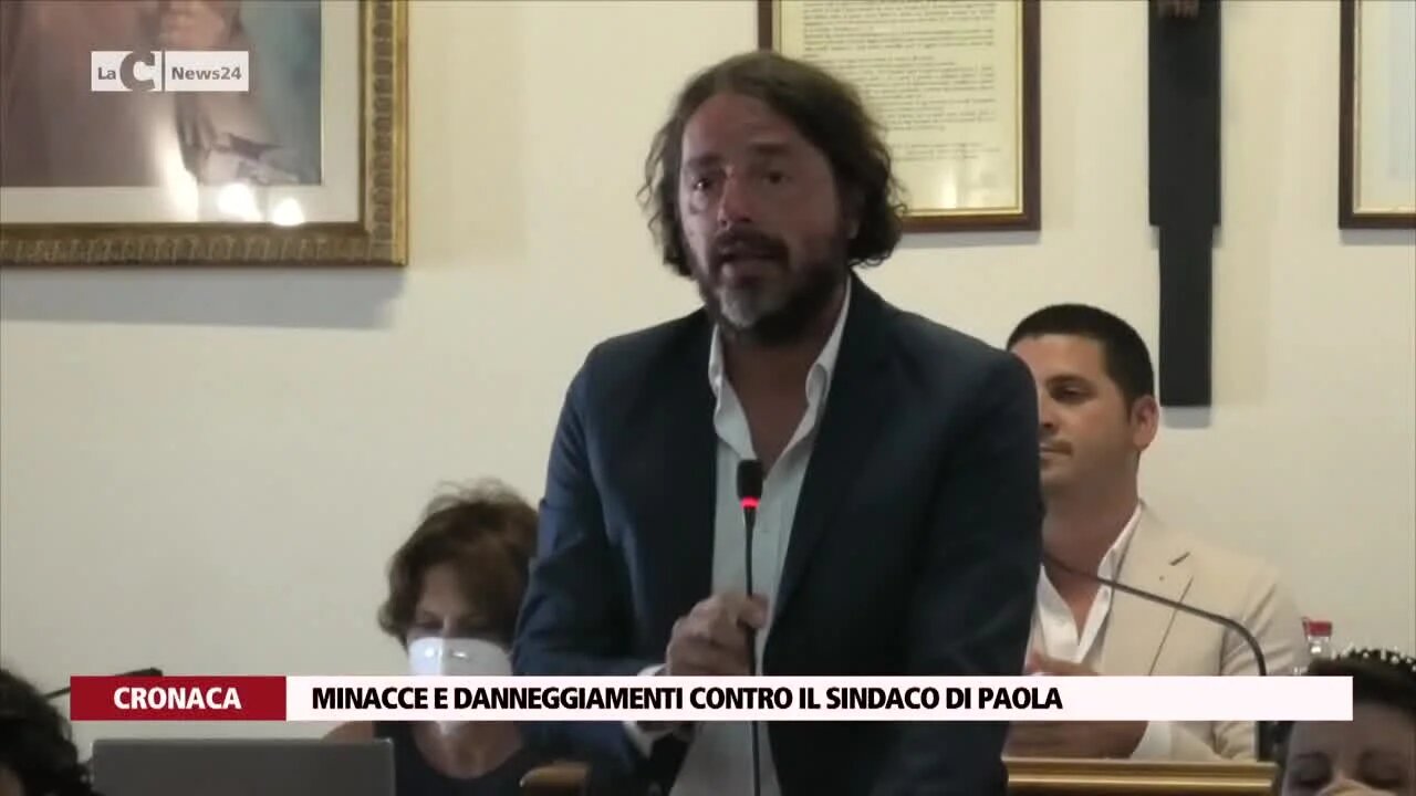 Minacce e danneggiamenti contro il sindaco di Paola