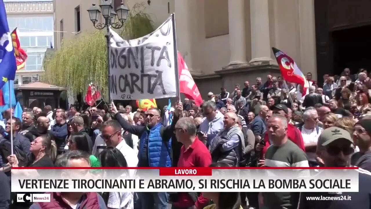 Vertenze tirocinanti e Abramo, si rischia la bomba sociale