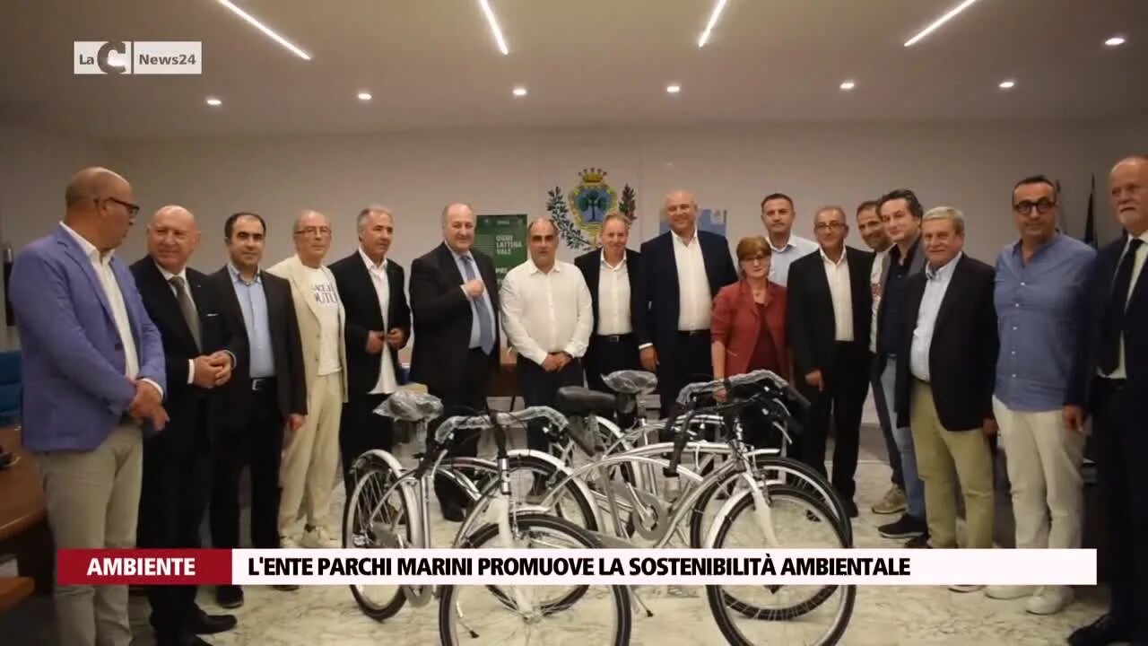 Mobilità sostenibile, a Soverato l’Ente parchi marini chiama a raccolta i sindaci: consegnata la ricicletta