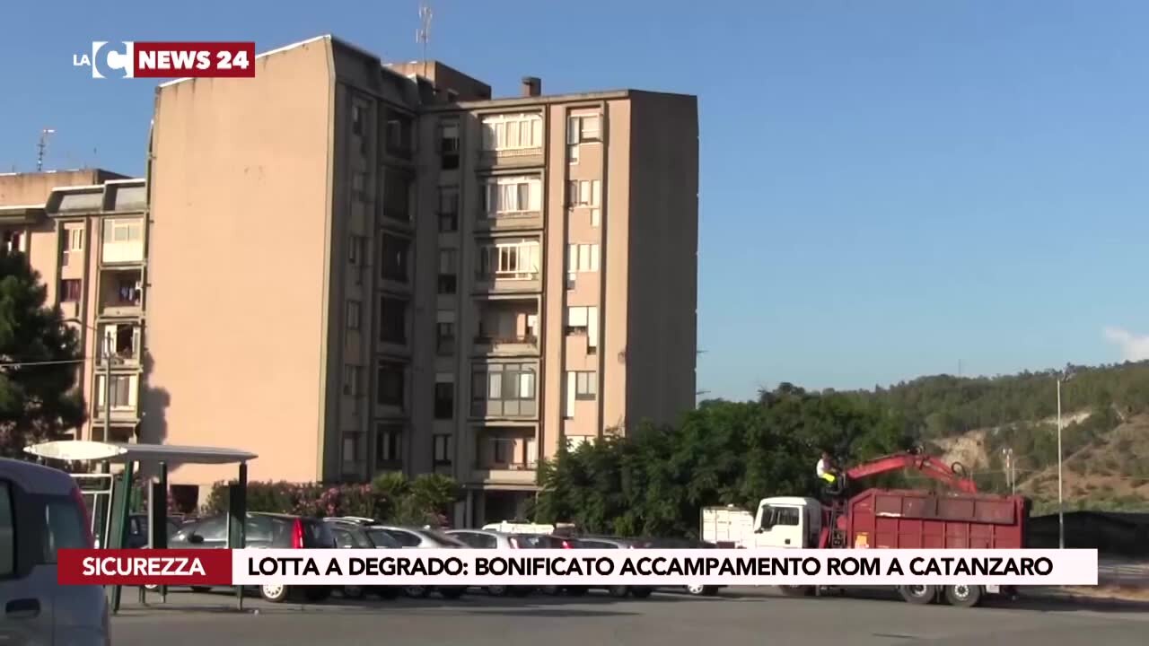 Lotta a degrado: bonificato accampamento rom a Catanzaro