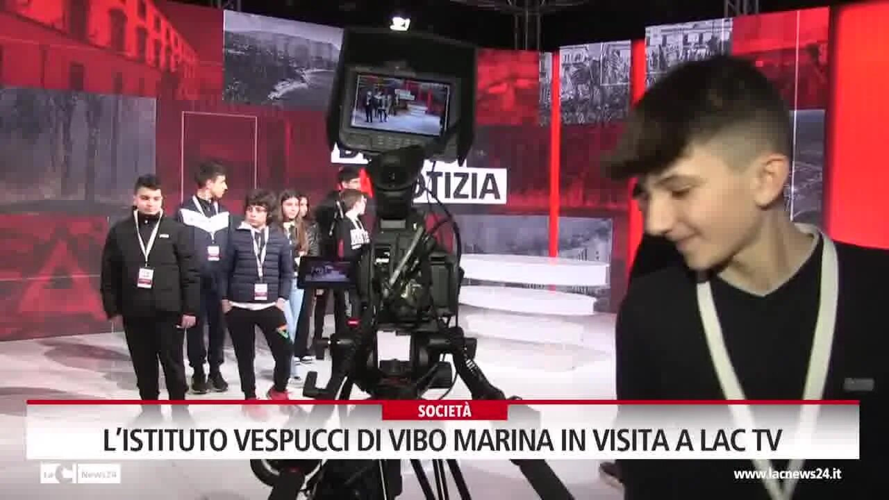 Gli studenti dell’Istituto comprensivo Vespucci di Vibo Marina in visita negli studi di LaC