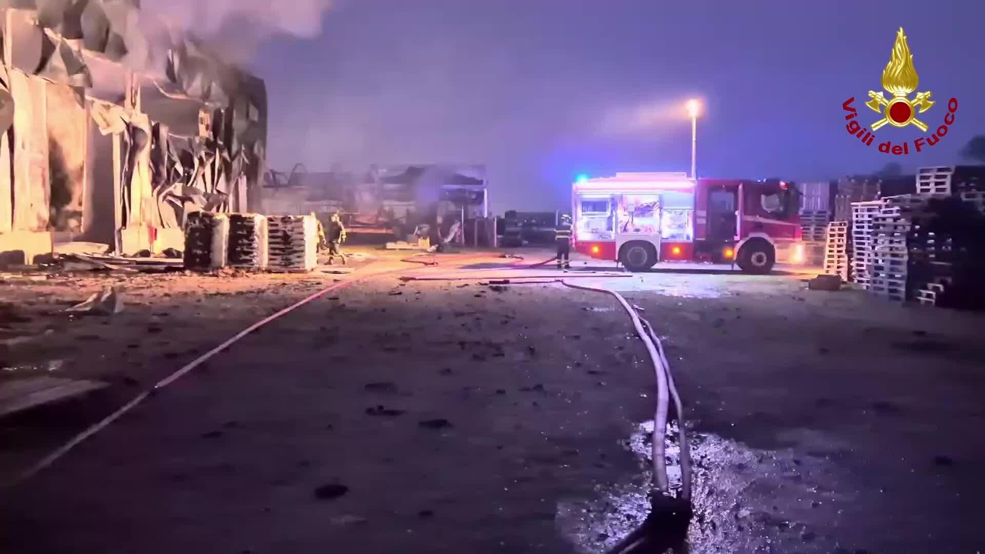 Incendio distrugge l'azienda Agrizoogarden a San Marco Argentano: i danni sono ingenti | VIDEO E FOTO