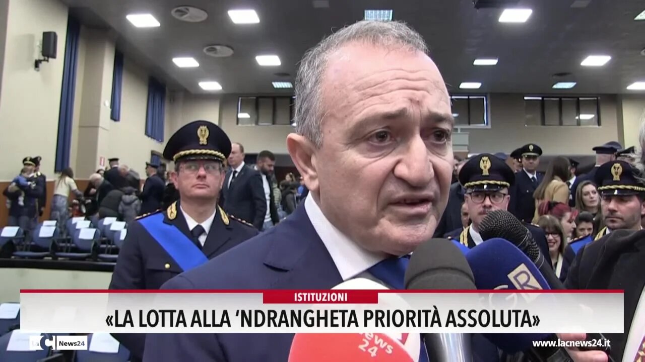 Il questore di Vibo Ruperti alla Festa della Polizia: «Non arretreremo mai davanti alla ‘ndrangheta». E ancora: «No alla mala-movida» - VIDEO