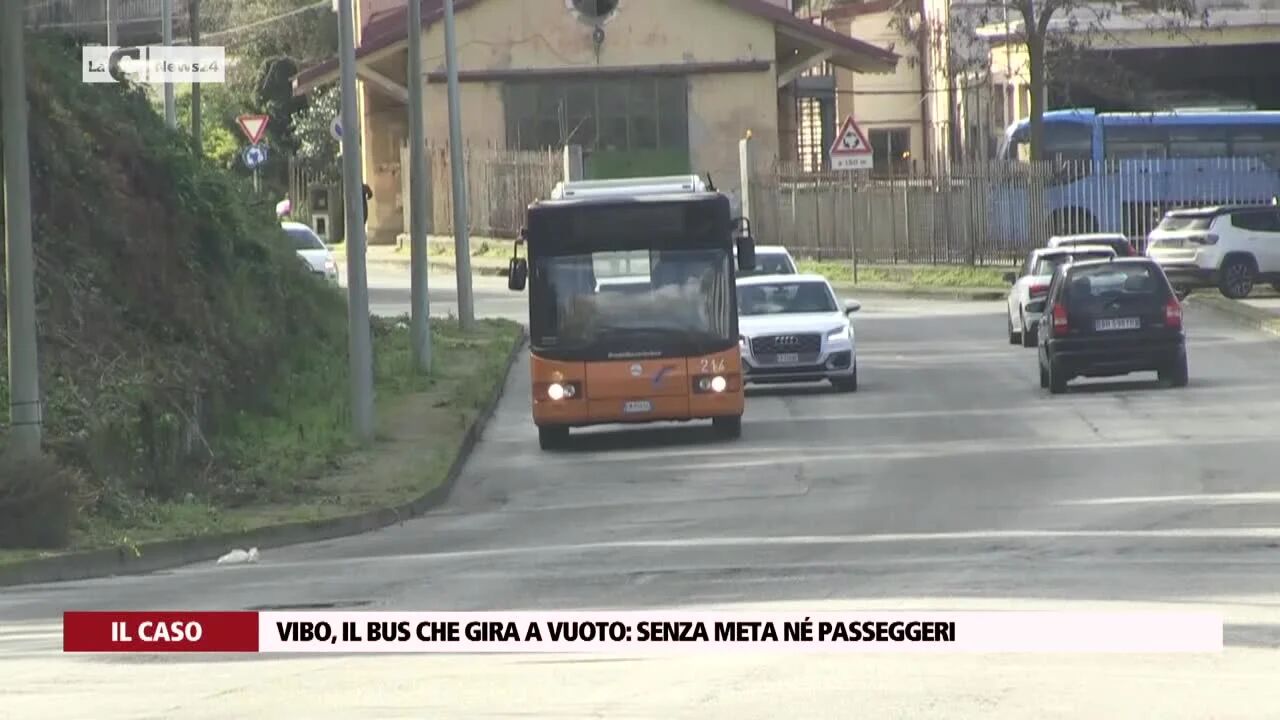 Vibo, il bus che gira a vuoto: senza meta né passeggeri